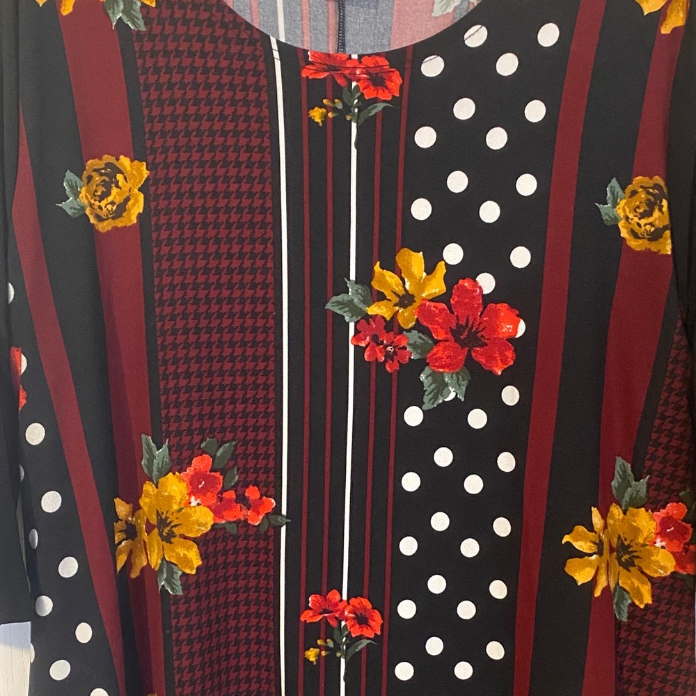 Elegant Floral and Polka Dot High Low Dress - Picture 3 of 3